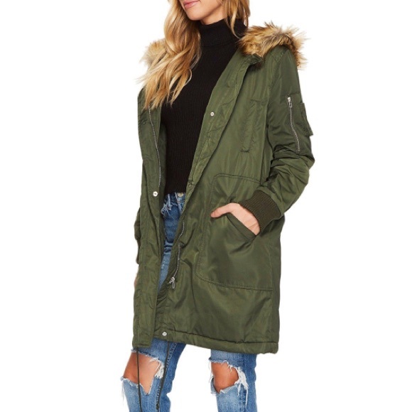BB Dakota Jackets & Blazers - Bb Dakota green anorak with faux fur hood